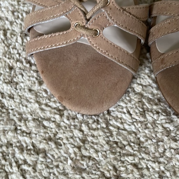 📦 🚚 EVERYTHING MUST GO! Kenneth Cole Suede Sandals | 8.5 - Picture 4 of 6